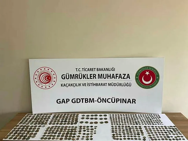 kiliste-544-sikke-ele-gecirildi-1617889431510.jpg Kilis'te 544 sikke ele geçirildi - 2