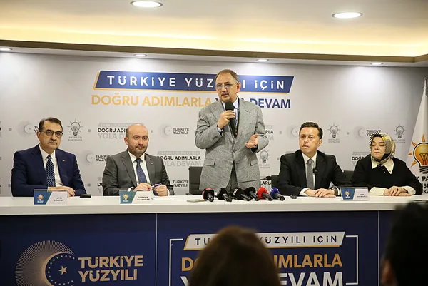 bakan-ozhasekiden-muhalefete-sert-elestiri-chpli-belediyeler-calismayip-calisiyor-gibi-gosteriyor-1710258627555.jpg Bakan Özhaseki'den muhalefete sert eleştiri: CHP'li belediyeler çalışmayıp çalışıyor gibi gösteriyor - 1