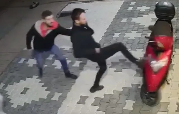 afyonkarahisarda-acili-cig-kofte-kavgasina-iliskin-son-dakika-karari-aciklandi-iki-saldirgan-tutuklandi-1614700679858.jpg Afyonkarahisar'da acılı çiğ köfte kavgasına ilişkin son dakika kararı açıklandı! İki saldırgan tutuklandı - 4