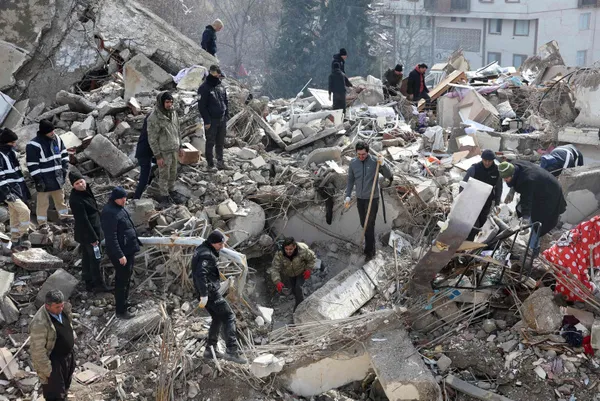 kahramanmaras-depremzedeler-asrin-felaketini-anlatti-devletimizin-imkanlariyla-kendimizi-koruruzz-1676020069894.jpg Kahramanmaraş depremzedeler "asrın felaketi"ni anlattı! Devletimizin imkanlarıyla kendimizi koruruz - 6