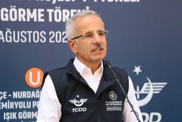 pekinden-londraya-ikinci-demiryolu-yavuz-sultan-selim-koprusunden-demiryolu-agi-1691034440029.jpg Pekin’den Londra’ya ikinci demiryolu! Yavuz Sultan Selim Köprüsü'nden demiryolu ağı - 1