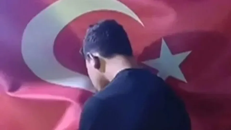 Türk bayrağına saldırının cezası kesildi! MİT Suriye’deki bayrak provokatörünü yakaladı