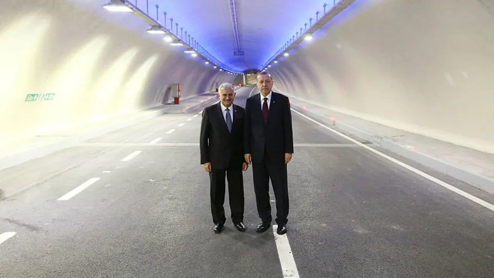 Avrasya Tüneli! Biz yaparız, onlar yakar | Video