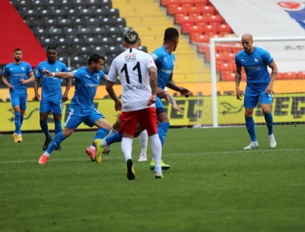 5 gollü nefes kesen mücadele | Gaziantep FK 2-3 BB Erzurumspor (MAÇ SONUCU ÖZET) Süper Lig 37. hafta puan durumu - 4