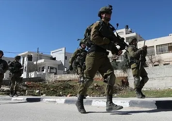 Batı Şeria'da baskın! İsrail ordusu 17 Filistinliyi yaraladı