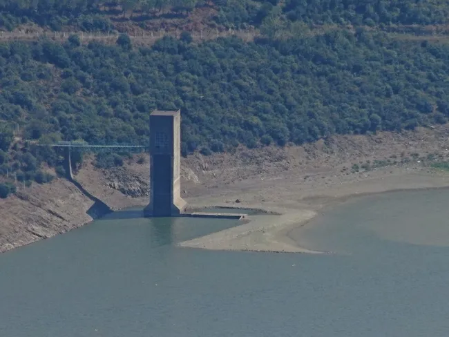 İstanbul’un barajları alarm veriyor! Sabah 'drone’undan korkutan su manzaraları - 5