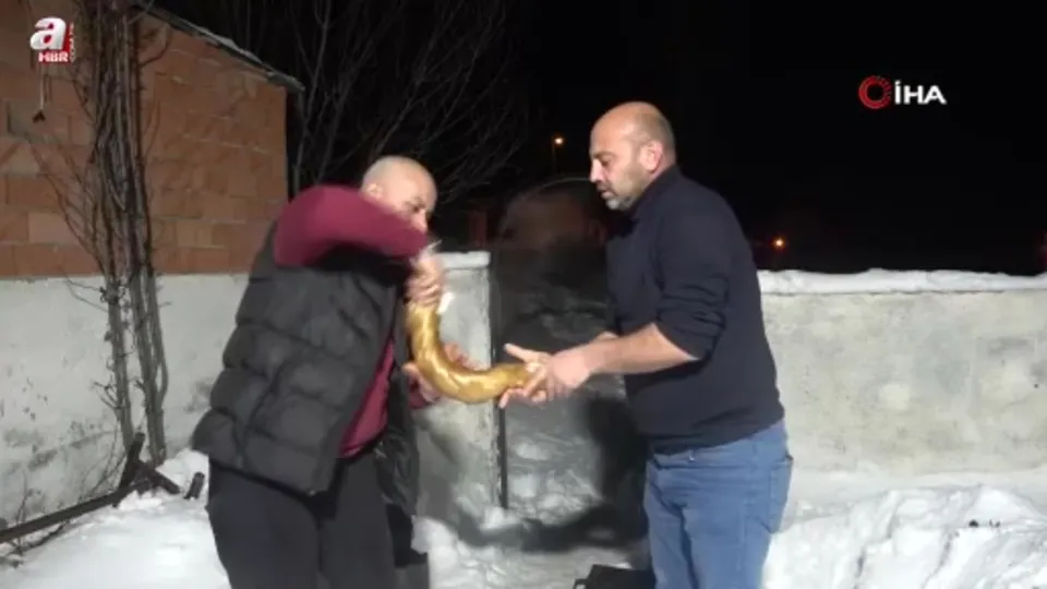 Tel helvasının yapımı saatlerce sürüyor