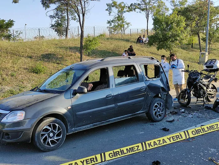 TEM'de feci kaza: Emniyet şeridinde duran otomobile çarpan motosiklet sürücüsü öldü - 5