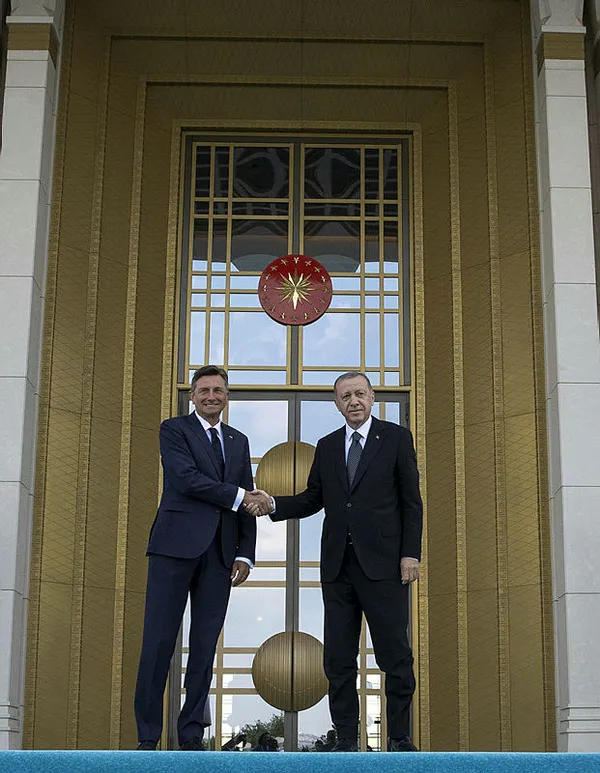 son-dakika-slovenya-cumhurbaskani-pahor-ankarada-1660142846832.jpg Son dakika | Slovenya Cumhurbaşkanı Pahor Ankara'da - 2