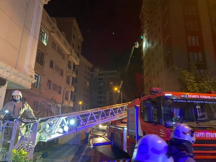12 katlı binada korkutan yangın! İtfaiye ekipleri merdiven aracılığıyla vatandaşı tahliye etti