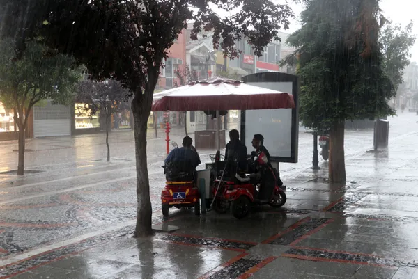 hava-durumu-meteoroloji-istanbul-ve-bircok-il-icin-saat-verip-uyardi-bugun-hava-nasil-olacak-istanbul-ankara-izmir-20-haziran-2021-1624160352162.jpg HAVA DURUMU | Meteoroloji İstanbul ve birçok il için saat verip uyardı| Bugün hava nasıl olacak? İstanbul Ankara İzmir 20 Haziran 2021 - 5