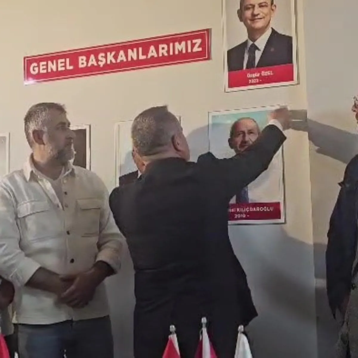 CHP'de arınma savaşı derinleşti! Kılıçdaroğlu'nun fotoğrafı kaldırıldı