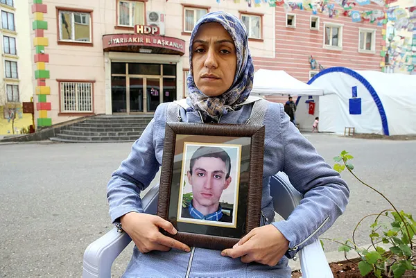 Son dakika: Diyarbakır’daki evlat nöbetinde 100. gün! Anne ve babalardan flaş açıklamalar...