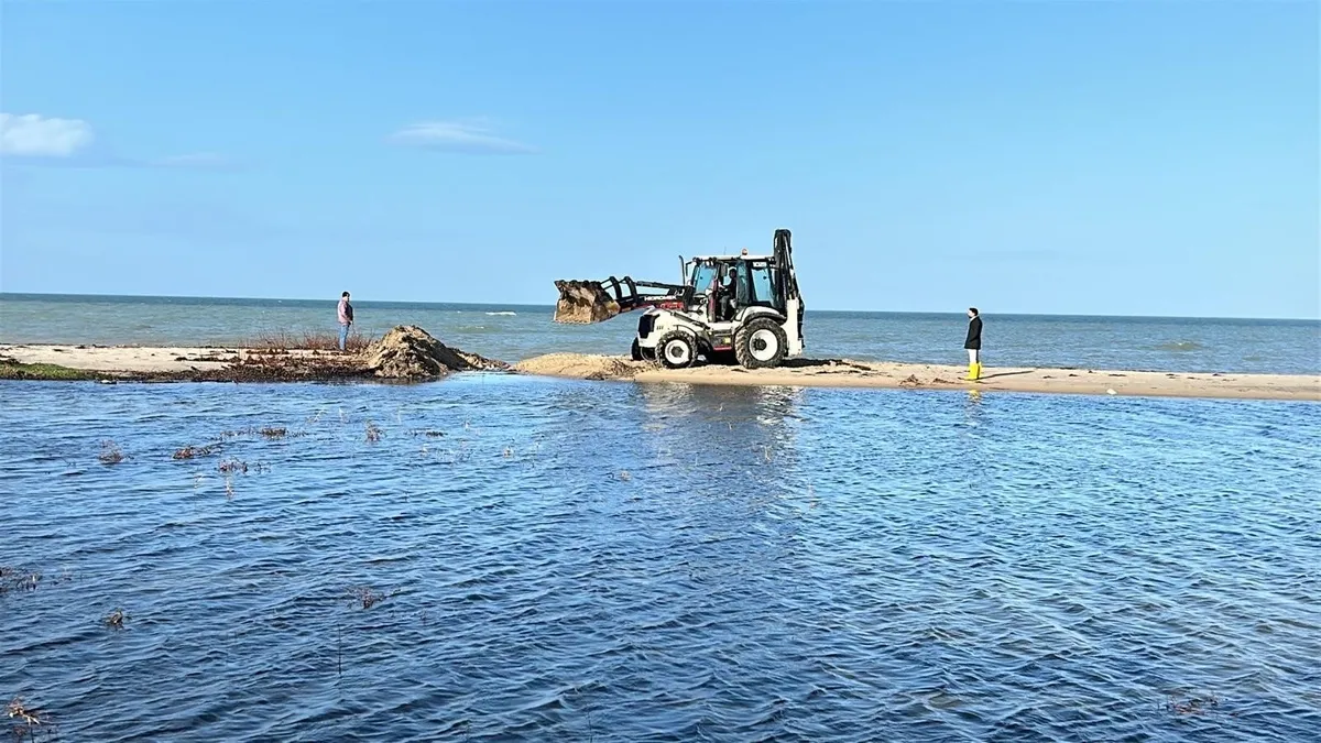 Saros Körfezi'nde su baskını sonrası çalışmalar sürüyor