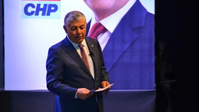 CHP’li Sarıyer Belediye Başkanı Şükrü Genç makam aracını değiştireceğini kahkaha atarak açıkladı! Değeri 3 milyon TL