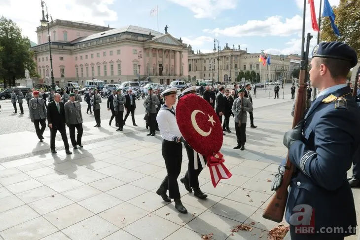 Başkan Erdoğan, Almanya’da Neue Wache Anıtını ziyaret etti