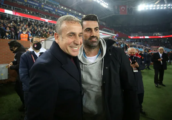 1650056090615.jpg Trabzonspor Teknik Direktörü Abdullah Avcı'dan şampiyonluk yorumu: Biz kredileri başından beri bunun için aldık - 2