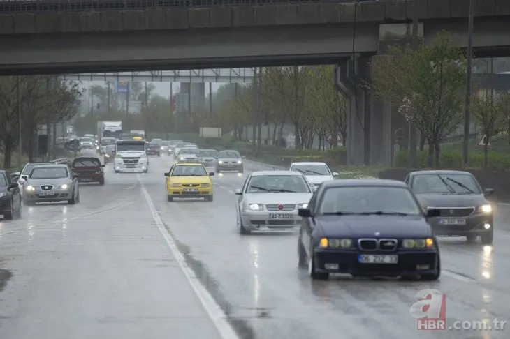 Tatilden dönenler Tekirdağ-İstanbul yolunda trafiğe neden oldu