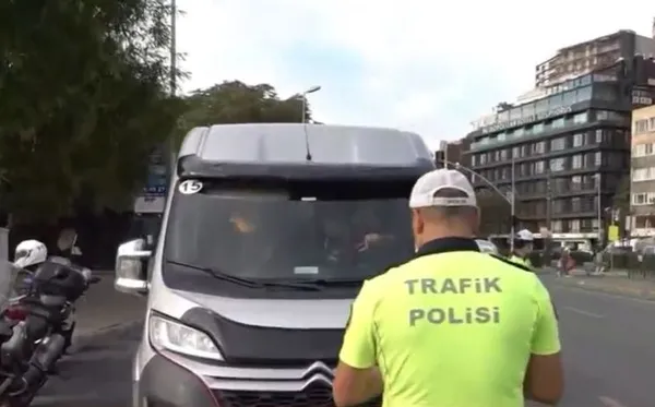 İstanbul’da trafik mesaisi erken başladı! Sürücülere çile oldu