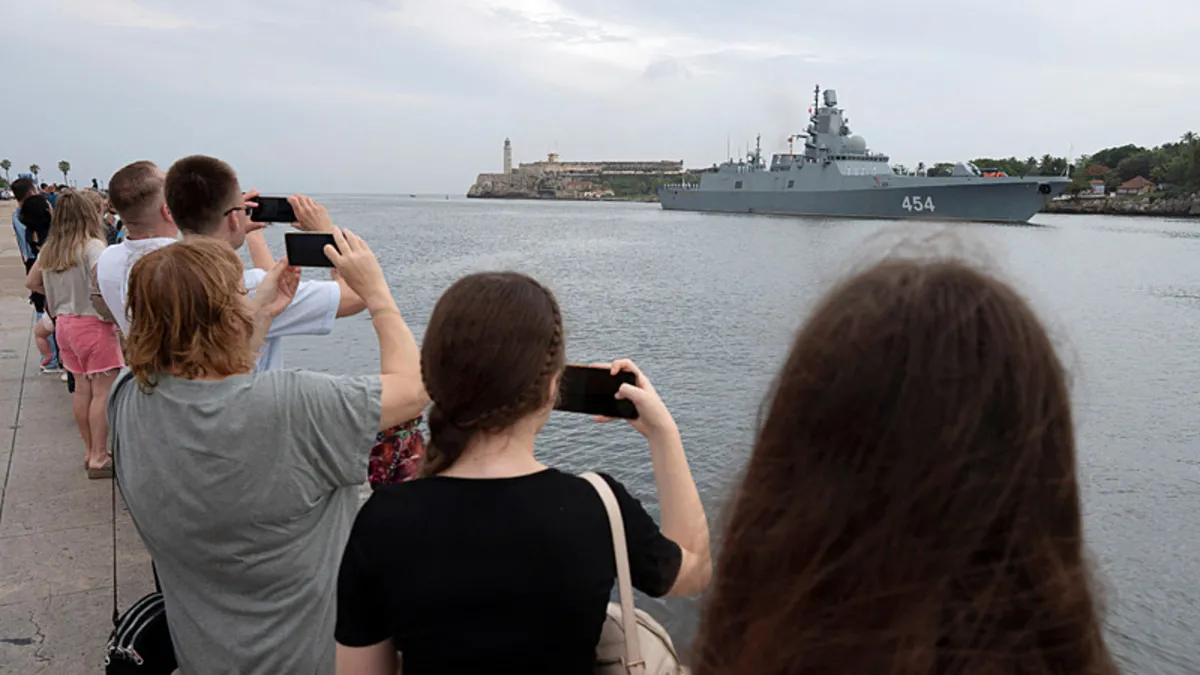 Gören telefona sarıldı! Dünya nükleer savaşın eşiğinde mi? Rusya'dan ABD'ye mesaj: Sen Ukrayna'daysan ben Küba'dayım