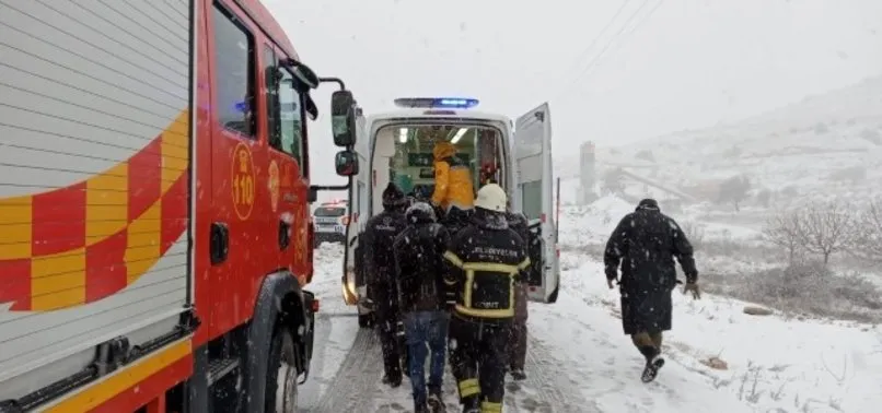 Engelli basketbolcuları taşıyan minibüs şarampole devrildi: 13 yaralı