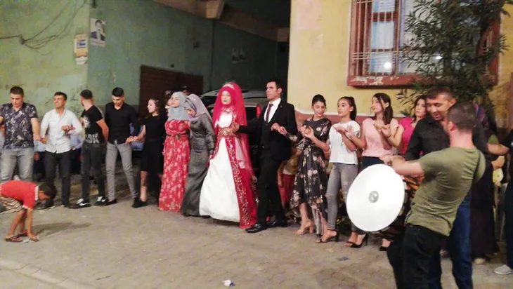Kına gecesinde gelinin yakınları damadı öldürdü, annesini ağır yaraladı - 1