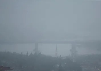 İstanbul Boğazı sis nedeniyle transit geçişlere kapatıldı