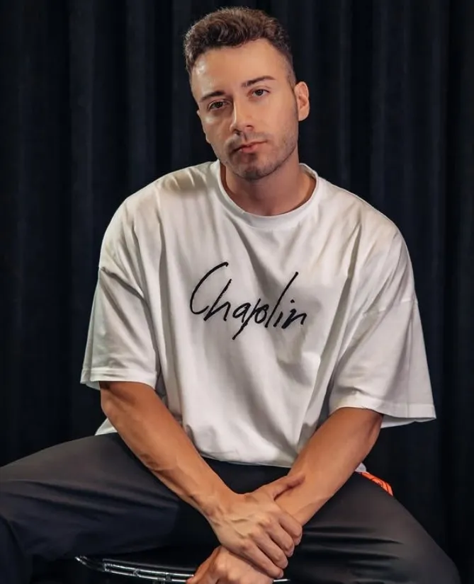 fenomenlere-uyusturucu-operasyonu-hasan-can-kaya-reynmen-emirhan-cakal-gozaltinda-detaylar-a-haberde-1769842857779.jpg Enes Batur/ Kaynak: Instagram