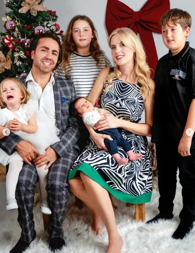 wilma-elles-cileden-cikti-mobilya-devine-sok-dava-1776231786682.jpg Wilma Elles ve ailesi