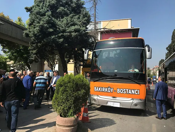 Taksicilerden UBER'e lüks otobüslü karşılık - 2