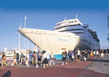 1 günde 3 gemi dolusu turist
