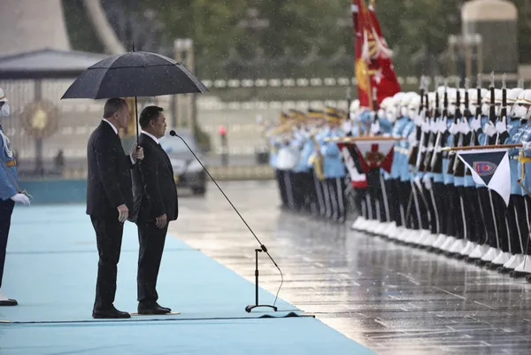 son-dakika-kirgizistan-cumhurbaskani-ankarada-baskan-erdogan-japarov-ile-kulliyede-gorusecek-1623241238840.jpg Son dakika: Kırgızistan Cumhurbaşkanı Ankara'da! Başkan Erdoğan Japarov ile Külliye'de görüşecek - 2