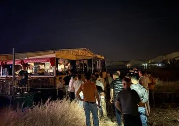 Şanlıurfa’da duba restoran nehre sürüklendi