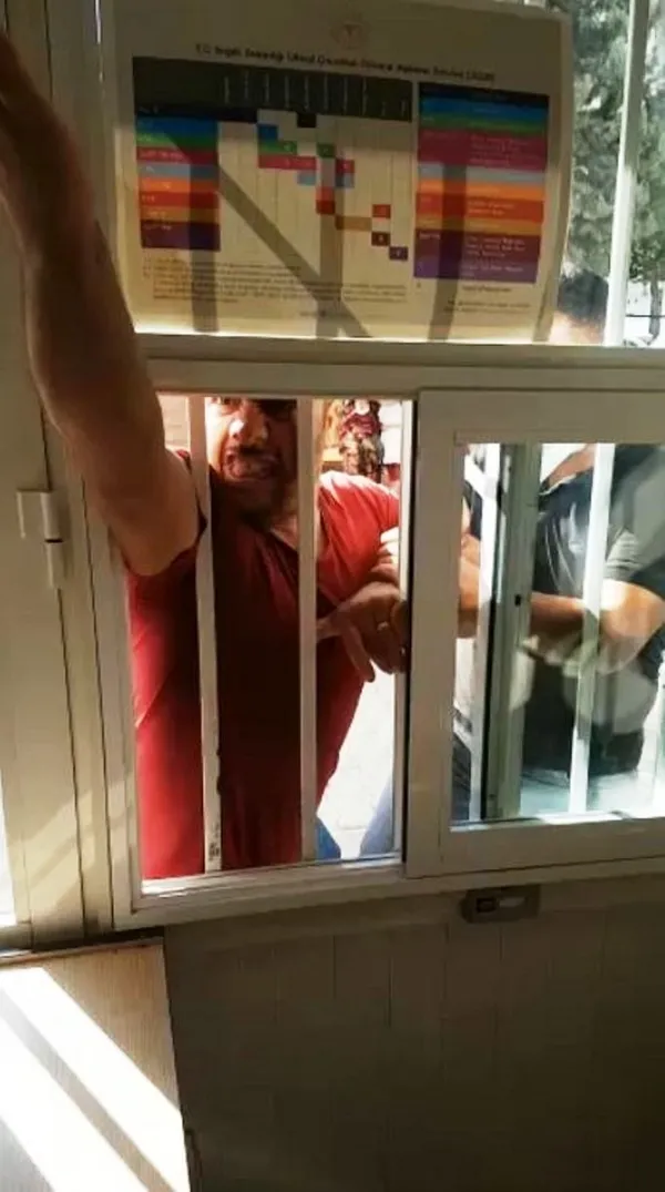 Sağlık Bakanı Fahrettin Koca'dan Şanlıurfa'da sağlık personeline yapılan saldırıya dair açıklama! "Gereği yapılacak" - 3