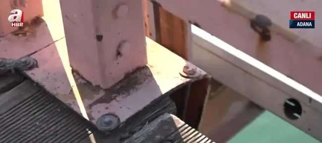 Adana’da asma köprüler bakımsız bırakıldı! Köprülerin korkulukları tellere bağlandı