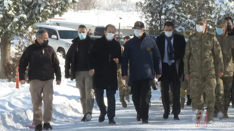 Milli Savunma Bakanı Hulusi Akar Irak sınırında! Sıfır noktasında kritik toplantı 12