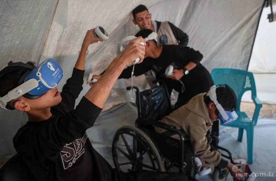 Gazze'de savaşın izleri "sanal gerçeklik"le siliniyor! Çocuklar yıkımdan "VR" ile uzaklaşıyor 5