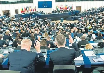 AK Parti’den FETÖ’ye karşı Avrupa mesaisi