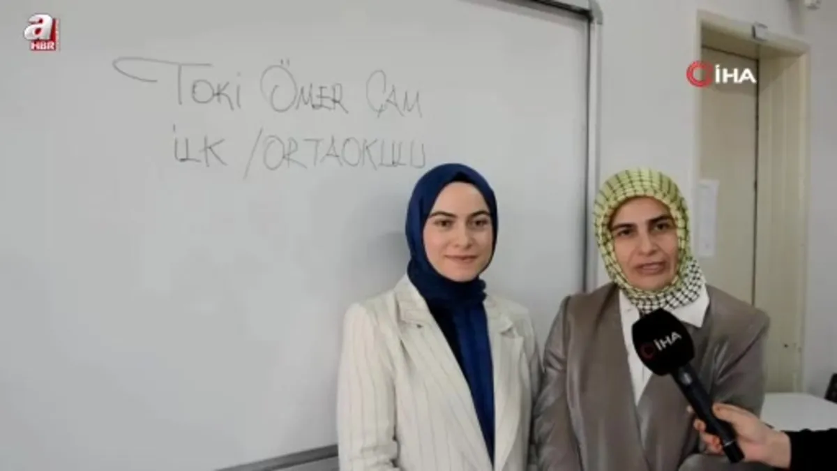 Ordu'da 27 yıllık öğretmen yetiştirdiği eski öğrencisiyle omuz omuza görev yapıyor