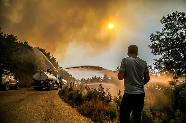 Tarım ve Orman Bakanı Bekir Pakdemirli ile İçişleri Bakanı Süleyman Soylu’dan yangınlara ilişkin son dakika açıklamaları