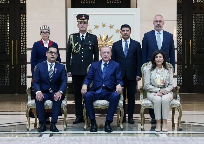 Büyükelçilerden Başkan Erdoğan’a güven mektubu