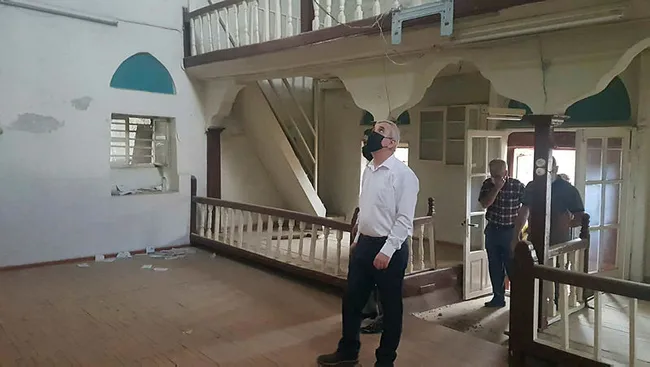izmirde-ibadete-kapanan-tarihi-camiler-icin-harekete-gecildi-1622891303868.jpg İzmir'de ibadete kapanan tarihi camiler için harekete geçildi - 2