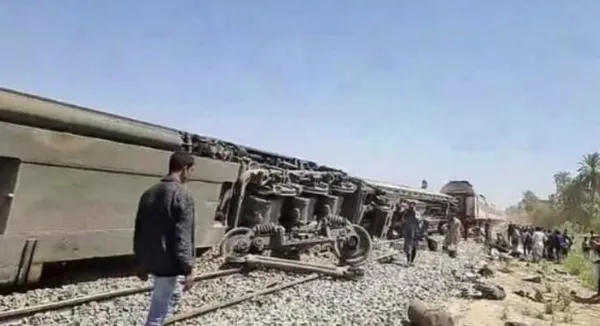 Son dakika: Mısır'da tren kazası! Onlarca ölü var - 3