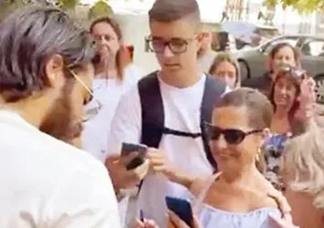 Roma'da Can Yaman rüzgarı! İzdiham çıktı