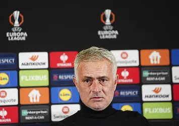 Jose Mourinho'ya UEFA'dan ceza!