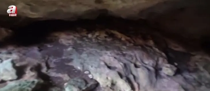 Esrarengiz el izleri keşfedildi! Reşit olma ritüeli mi?