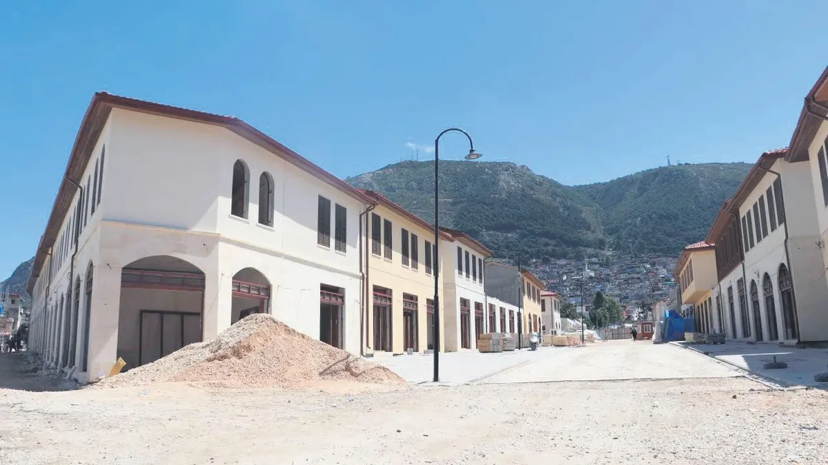 Deprem bölgesinde ince işçilik! Hem şehir merkezleri hem de kadim miras ayağa kalkıyor