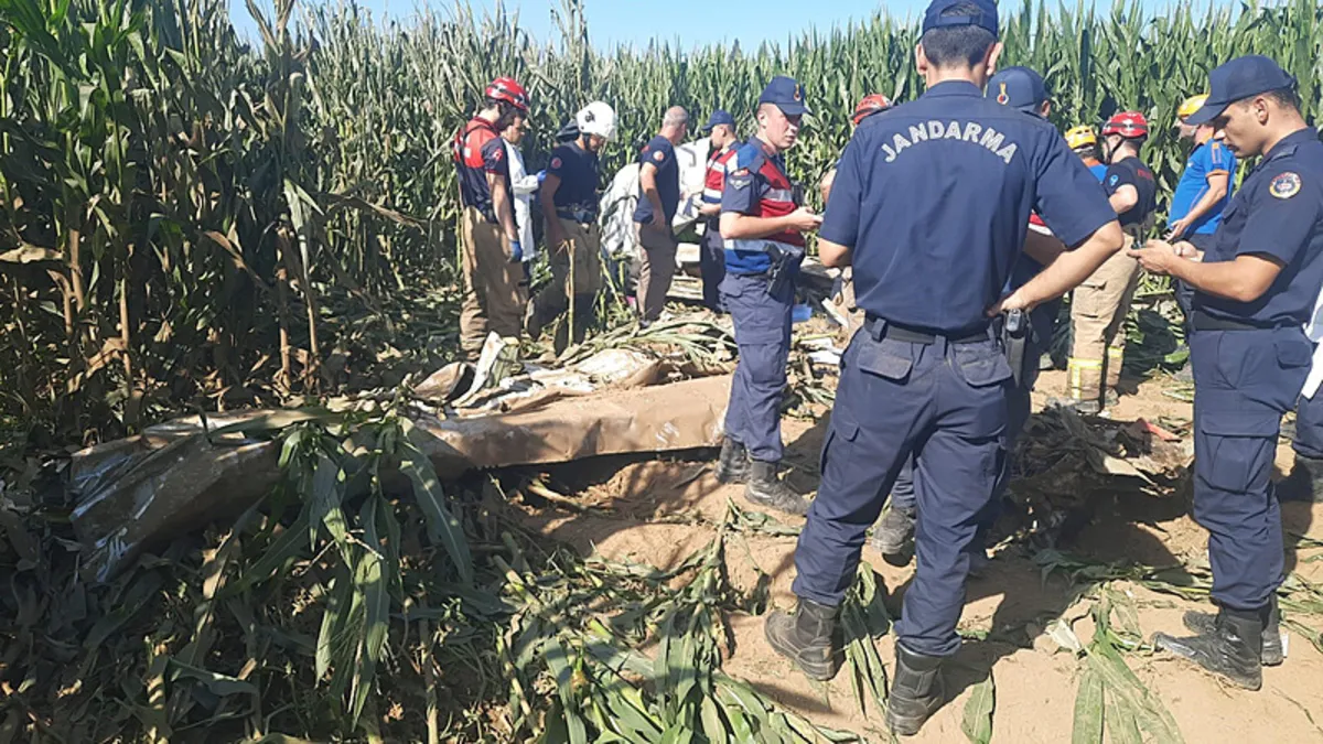 İzmir'den acı haber! Eğitim uçağı düştü... Görgü tanığı A Haber'e konuştu: Havada süzülürken gördüm