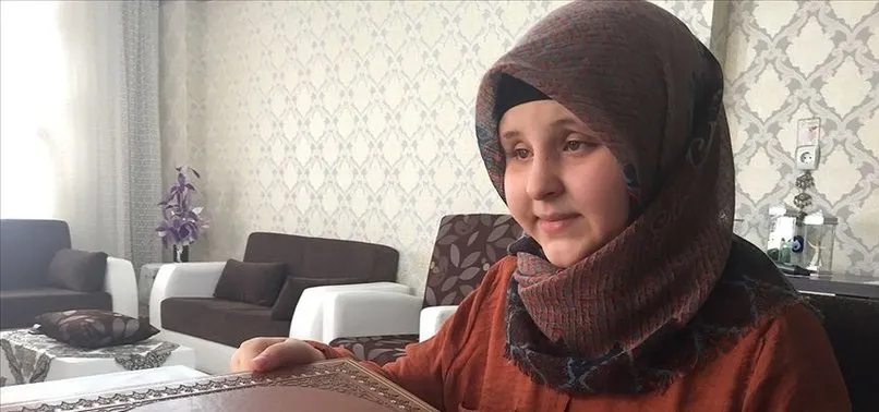 Diyanet İşleri Başkanı Ali Erbaş, 12 ayda hafız olan görme engelli Ravzanur Koçaker'i tebrik etti