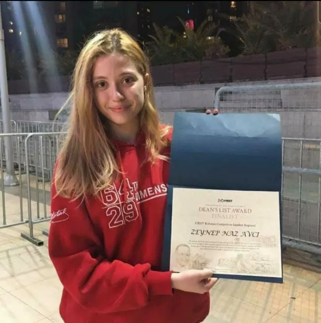 Zeynep Naz Avcı Stanford Üniversitesi'ne kabul edildiğini öğrenince büyük sevinç yaşadı - 3